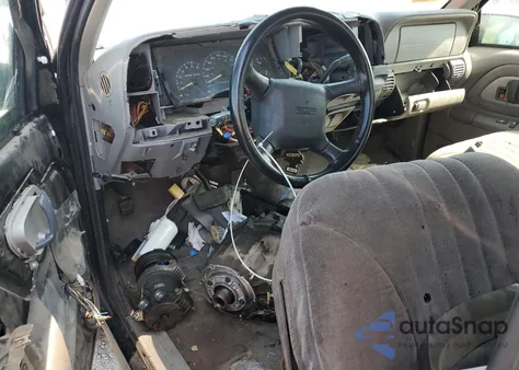 1998 GMC Sierra K1500 from USA, damaged, VIN 1GTEK19R8WR500984